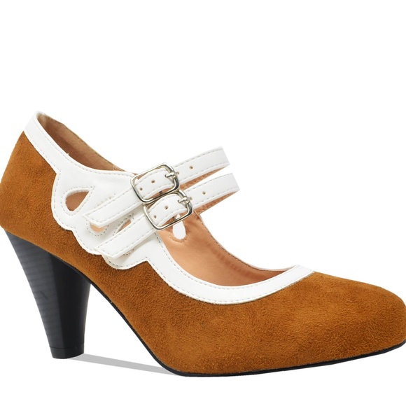 ⭐️ WOMEN VINTAGE MARY JANE SUEDE HEELS - Picture 2 of 4